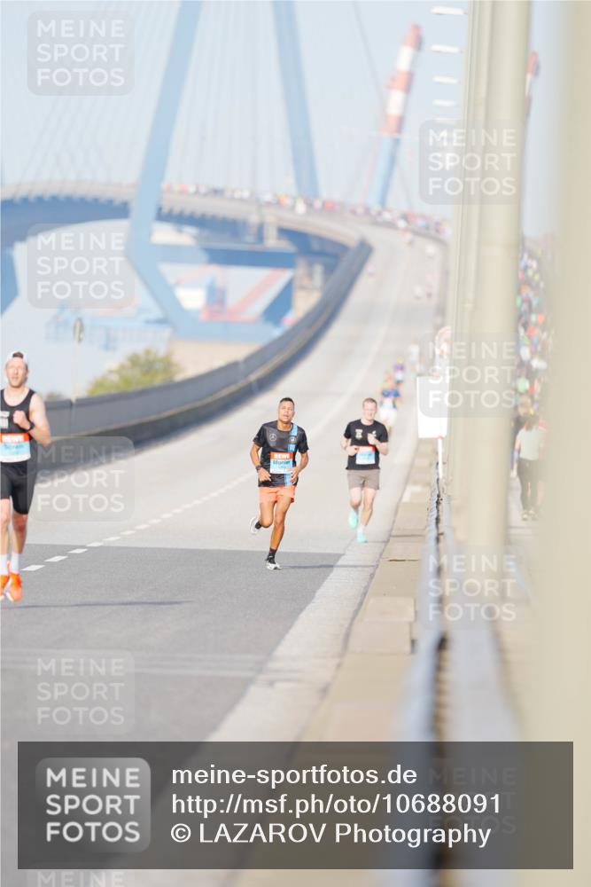 03.10.2026 - Köhlbrandbrückenlauf LAZAROV Photography http://msf.ph/oto/10688091 03.10.2026 09:33:22 Position 3  meine-sportfotos.de