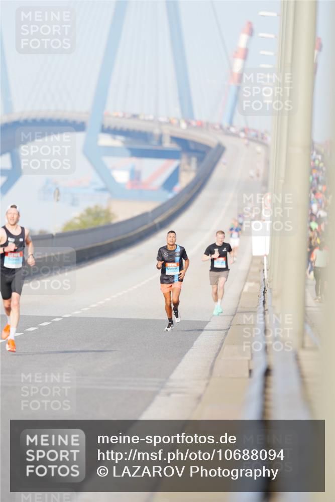 03.10.2026 - Köhlbrandbrückenlauf LAZAROV Photography http://msf.ph/oto/10688094 03.10.2026 09:33:23 Position 3  meine-sportfotos.de