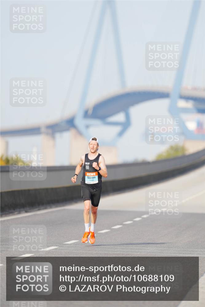 03.10.2026 - Köhlbrandbrückenlauf LAZAROV Photography http://msf.ph/oto/10688109 03.10.2026 09:33:25 Position 3  meine-sportfotos.de