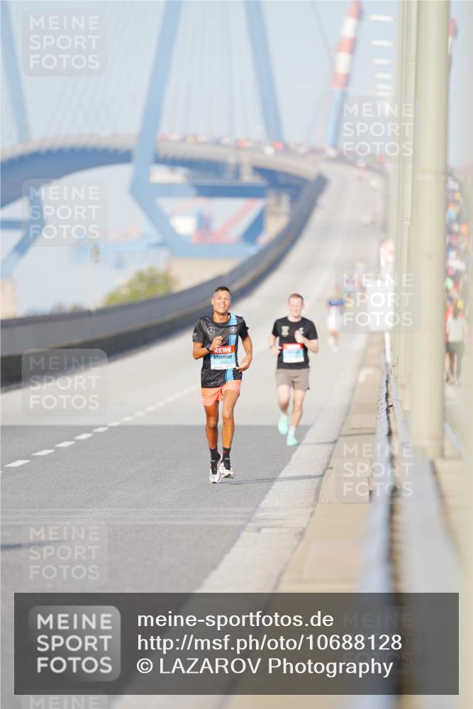 03.10.2026 - Köhlbrandbrückenlauf LAZAROV Photography http://msf.ph/oto/10688128 03.10.2026 09:33:28 Position 3  meine-sportfotos.de