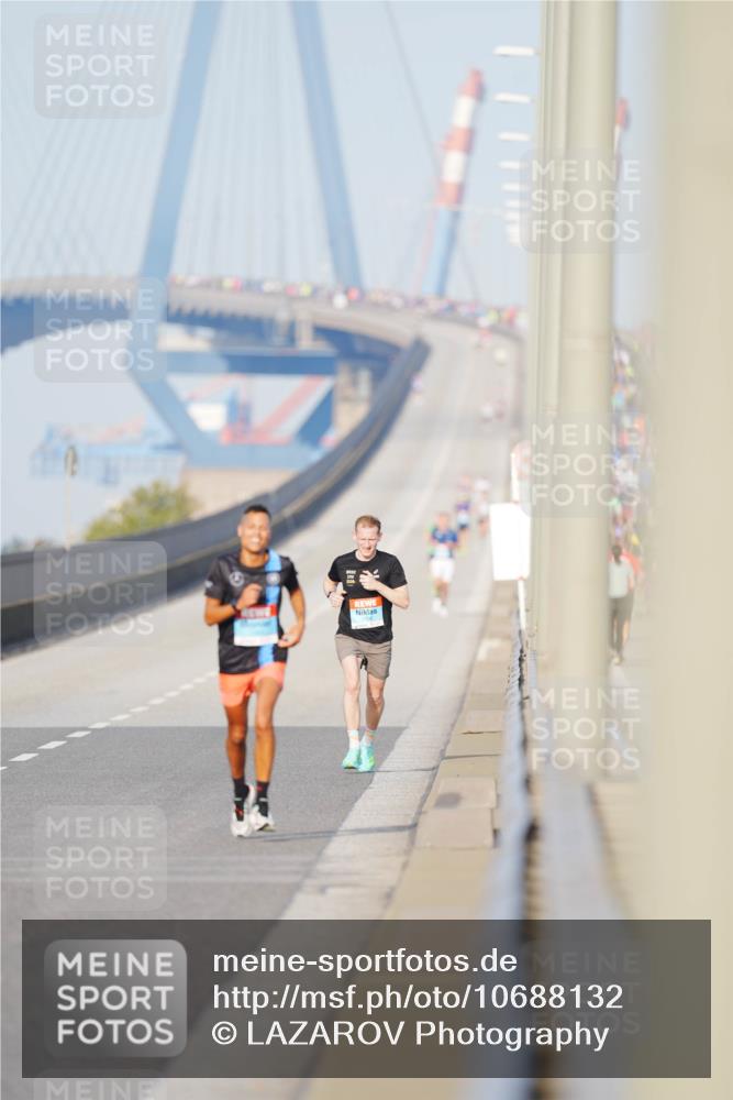 03.10.2026 - Köhlbrandbrückenlauf LAZAROV Photography http://msf.ph/oto/10688132 03.10.2026 09:33:30 Position 3  meine-sportfotos.de