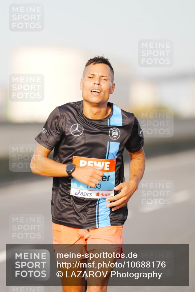 03.10.2026 - Köhlbrandbrückenlauf LAZAROV Photography http://msf.ph/oto/10688176 03.10.2026 09:33:41 Position 3 1203 meine-sportfotos.de