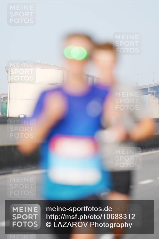 03.10.2026 - Köhlbrandbrückenlauf LAZAROV Photography http://msf.ph/oto/10688312 03.10.2026 09:34:44 Position 3  meine-sportfotos.de