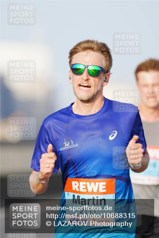 03.10.2026 - Köhlbrandbrückenlauf LAZAROV Photography http://msf.ph/oto/10688315 03.10.2026 09:34:45 Position 3 3, 2111 meine-sportfotos.de