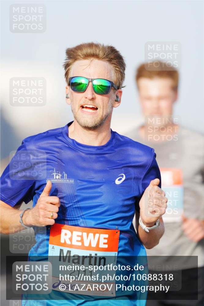 03.10.2026 - Köhlbrandbrückenlauf LAZAROV Photography http://msf.ph/oto/10688318 03.10.2026 09:34:45 Position 3 2111 meine-sportfotos.de