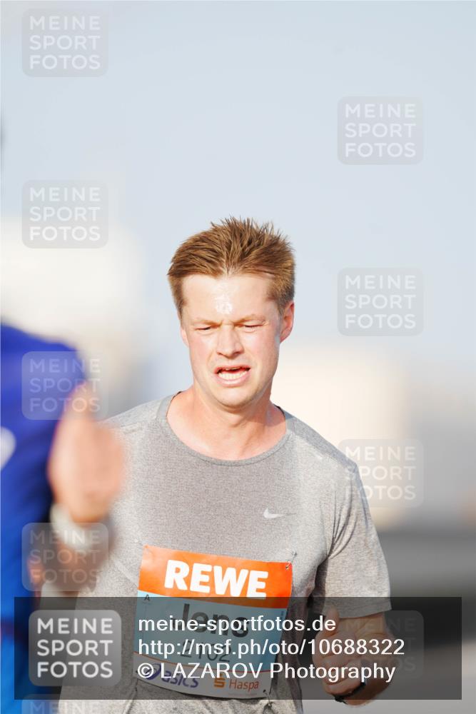 03.10.2026 - Köhlbrandbrückenlauf LAZAROV Photography http://msf.ph/oto/10688322 03.10.2026 09:34:46 Position 3 2102 meine-sportfotos.de