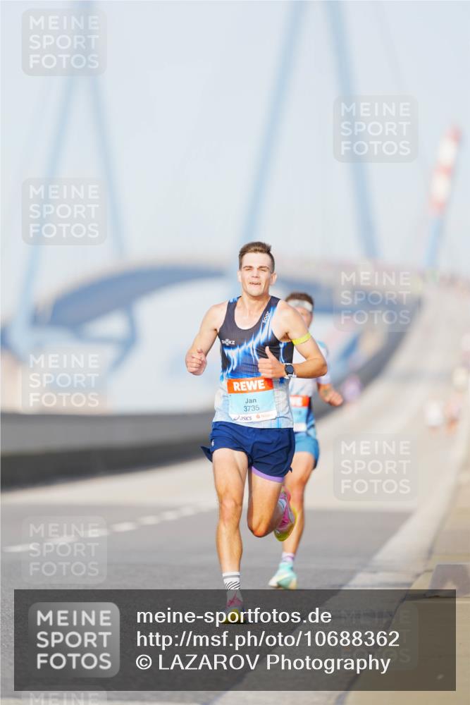 03.10.2026 - Köhlbrandbrückenlauf LAZAROV Photography http://msf.ph/oto/10688362 03.10.2026 09:34:55 Position 3 3735 meine-sportfotos.de