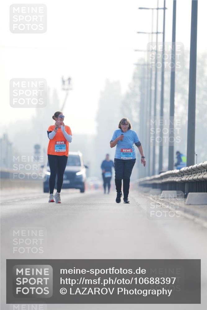 03.10.2026 - Köhlbrandbrückenlauf LAZAROV Photography http://msf.ph/oto/10688397 03.10.2026 09:35:20 Position 3  meine-sportfotos.de
