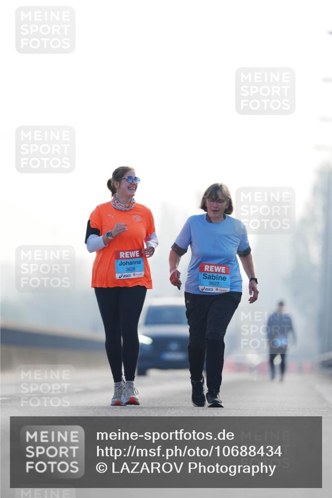 03.10.2026 - Köhlbrandbrückenlauf LAZAROV Photography http://msf.ph/oto/10688434 03.10.2026 09:35:35 Position 3 3628, 3627 meine-sportfotos.de