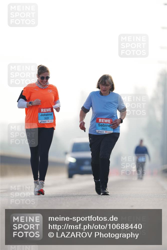 03.10.2026 - Köhlbrandbrückenlauf LAZAROV Photography http://msf.ph/oto/10688440 03.10.2026 09:35:37 Position 3 3628, 3627 meine-sportfotos.de