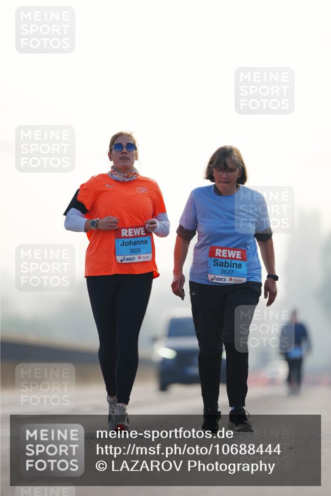 03.10.2026 - Köhlbrandbrückenlauf LAZAROV Photography http://msf.ph/oto/10688444 03.10.2026 09:35:40 Position 3 3628, 3627 meine-sportfotos.de