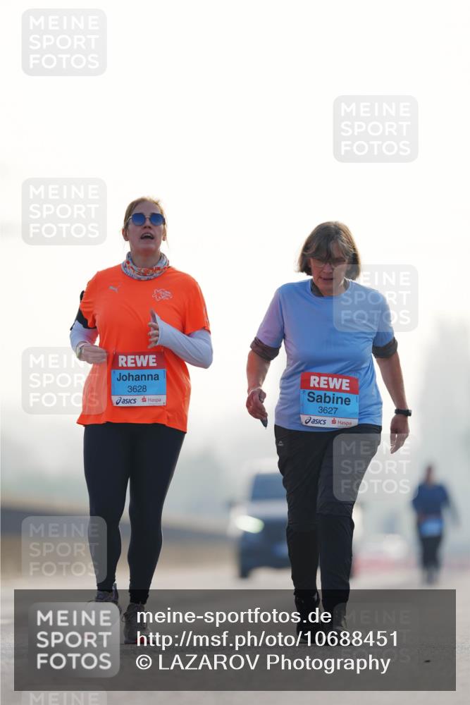 03.10.2026 - Köhlbrandbrückenlauf LAZAROV Photography http://msf.ph/oto/10688451 03.10.2026 09:35:41 Position 3 3628, 3627 meine-sportfotos.de