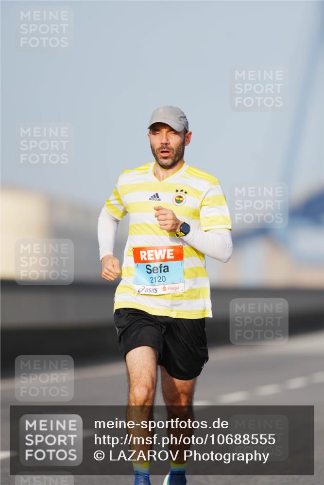03.10.2026 - Köhlbrandbrückenlauf LAZAROV Photography http://msf.ph/oto/10688555 03.10.2026 09:36:37 Position 3 2120 meine-sportfotos.de