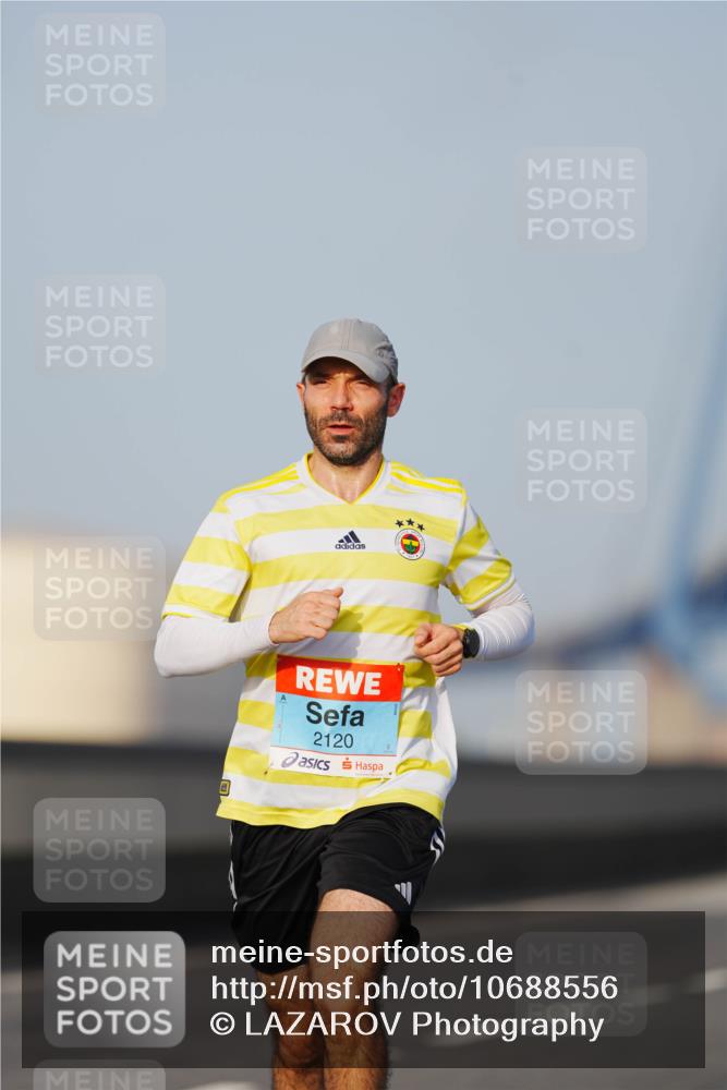 03.10.2026 - Köhlbrandbrückenlauf LAZAROV Photography http://msf.ph/oto/10688556 03.10.2026 09:36:38 Position 3 2120 meine-sportfotos.de