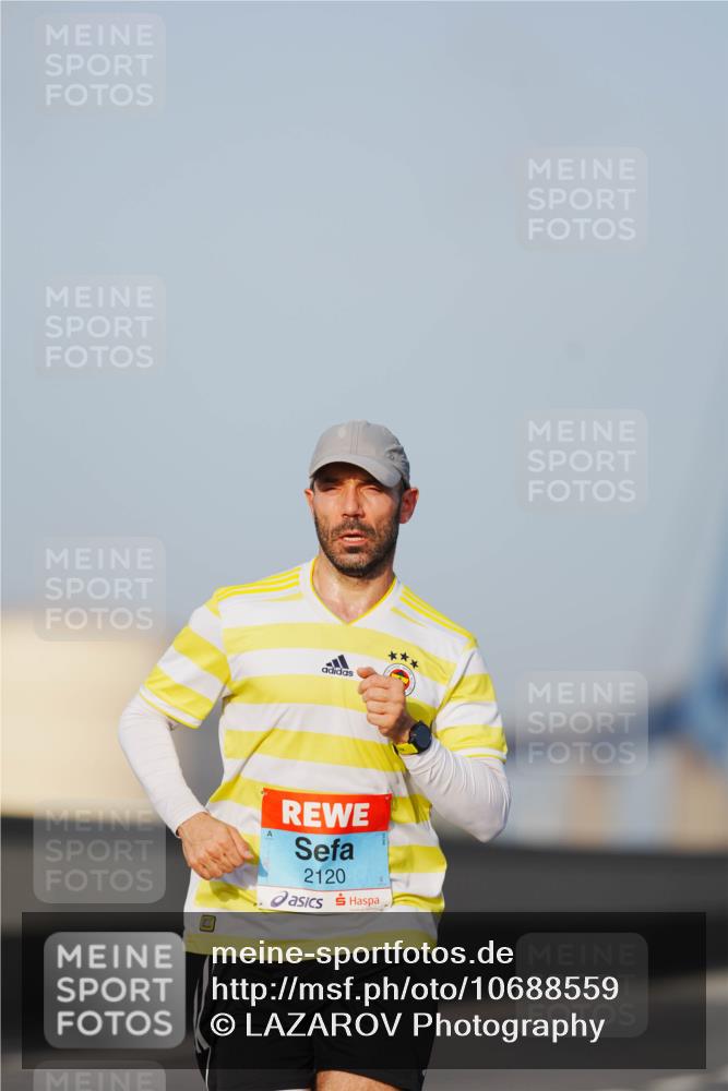 03.10.2026 - Köhlbrandbrückenlauf LAZAROV Photography http://msf.ph/oto/10688559 03.10.2026 09:36:38 Position 3 2120 meine-sportfotos.de
