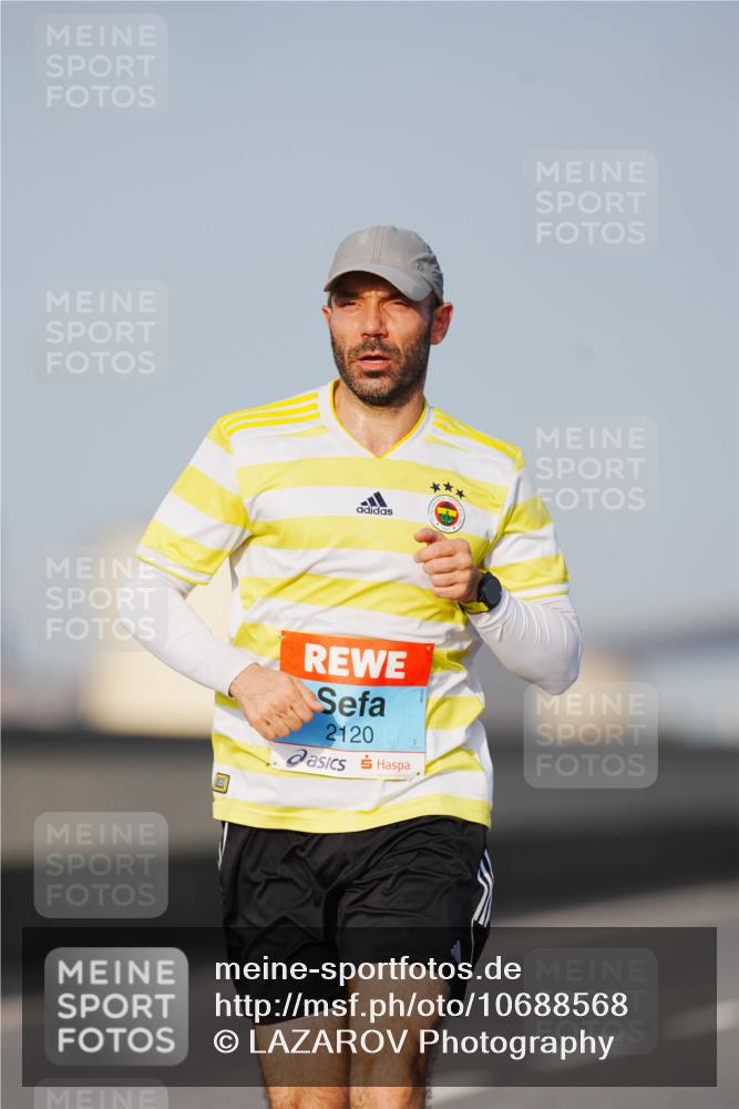 03.10.2026 - Köhlbrandbrückenlauf LAZAROV Photography http://msf.ph/oto/10688568 03.10.2026 09:36:39 Position 3 2120 meine-sportfotos.de