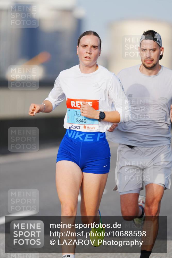 03.10.2026 - Köhlbrandbrückenlauf LAZAROV Photography http://msf.ph/oto/10688598 03.10.2026 09:37:23 Position 3 3849 meine-sportfotos.de