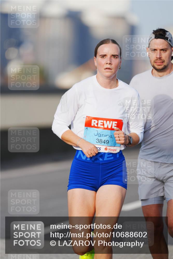 03.10.2026 - Köhlbrandbrückenlauf LAZAROV Photography http://msf.ph/oto/10688602 03.10.2026 09:37:24 Position 3 3849 meine-sportfotos.de