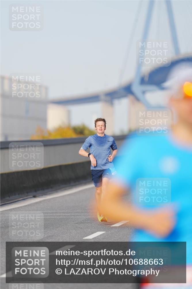 03.10.2026 - Köhlbrandbrückenlauf LAZAROV Photography http://msf.ph/oto/10688663 03.10.2026 09:39:03 Position 3  meine-sportfotos.de