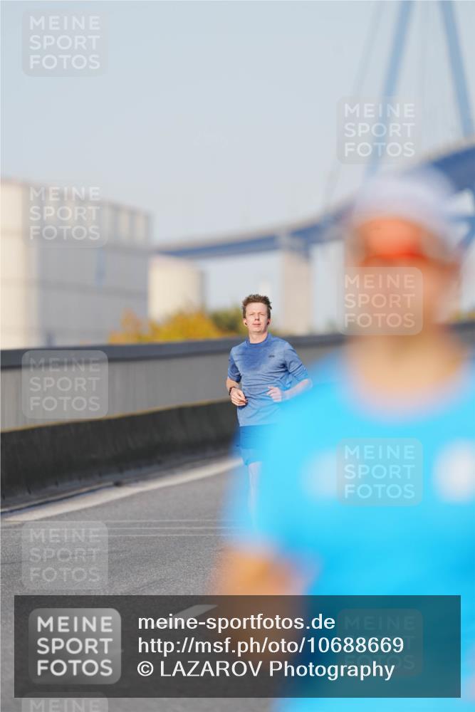03.10.2026 - Köhlbrandbrückenlauf LAZAROV Photography http://msf.ph/oto/10688669 03.10.2026 09:39:03 Position 3  meine-sportfotos.de
