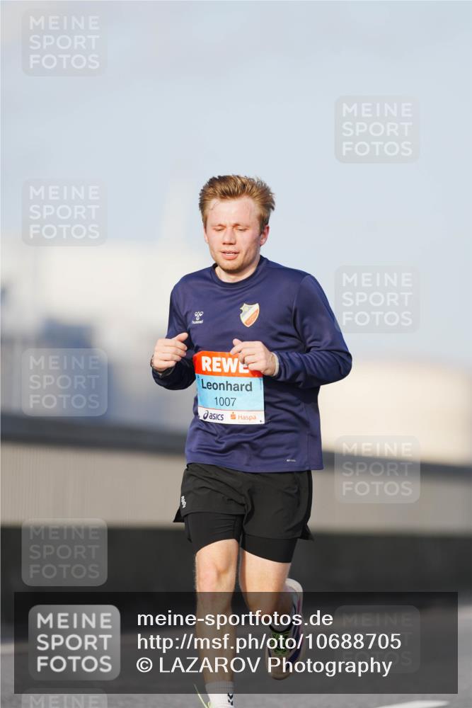 03.10.2026 - Köhlbrandbrückenlauf LAZAROV Photography http://msf.ph/oto/10688705 03.10.2026 09:39:41 Position 3 1007 meine-sportfotos.de