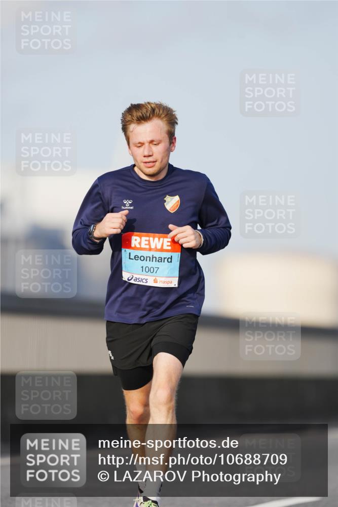 03.10.2026 - Köhlbrandbrückenlauf LAZAROV Photography http://msf.ph/oto/10688709 03.10.2026 09:39:41 Position 3 1007 meine-sportfotos.de