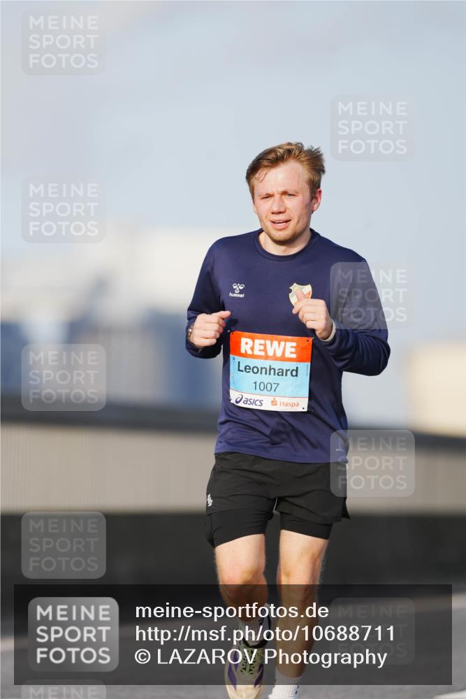 03.10.2026 - Köhlbrandbrückenlauf LAZAROV Photography http://msf.ph/oto/10688711 03.10.2026 09:39:42 Position 3 1007 meine-sportfotos.de