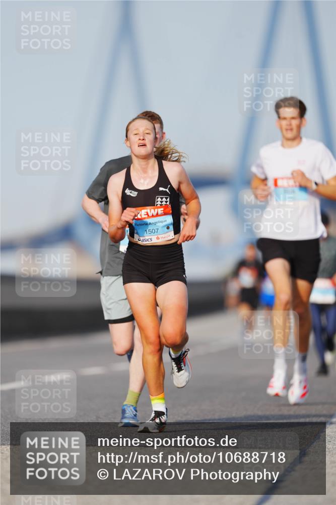 03.10.2026 - Köhlbrandbrückenlauf LAZAROV Photography http://msf.ph/oto/10688718 03.10.2026 09:39:44 Position 3 1507 meine-sportfotos.de
