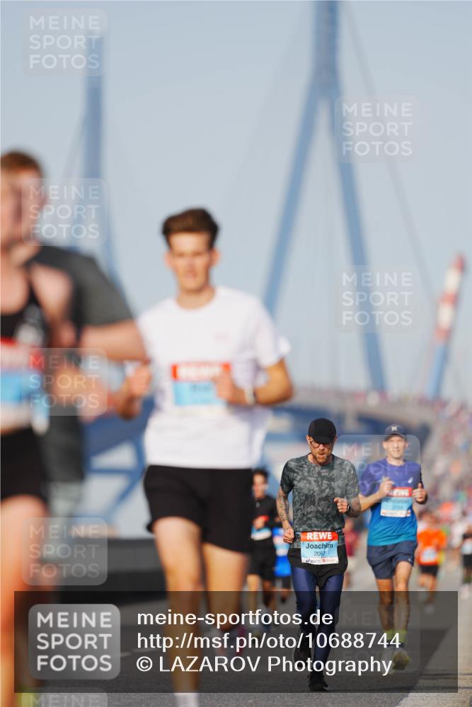 03.10.2026 - Köhlbrandbrückenlauf LAZAROV Photography http://msf.ph/oto/10688744 03.10.2026 09:39:47 Position 3 2067 meine-sportfotos.de