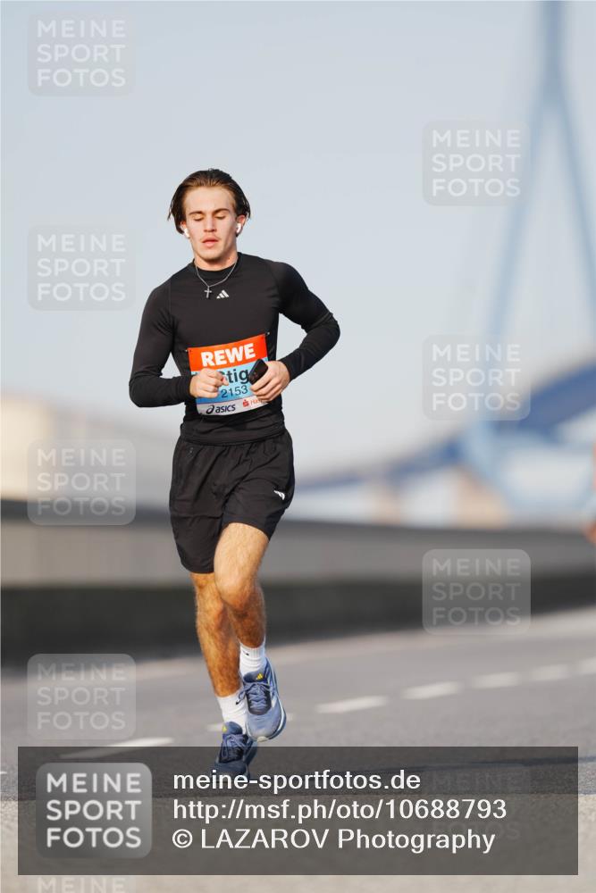03.10.2026 - Köhlbrandbrückenlauf LAZAROV Photography http://msf.ph/oto/10688793 03.10.2026 09:40:01 Position 3 2153 meine-sportfotos.de