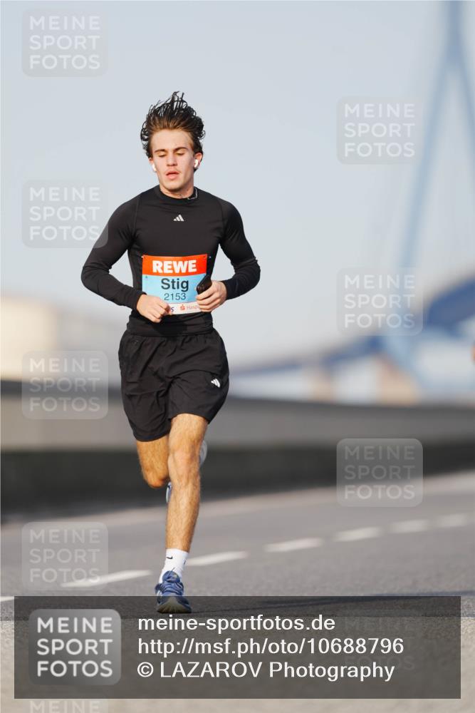 03.10.2026 - Köhlbrandbrückenlauf LAZAROV Photography http://msf.ph/oto/10688796 03.10.2026 09:40:01 Position 3 2153 meine-sportfotos.de
