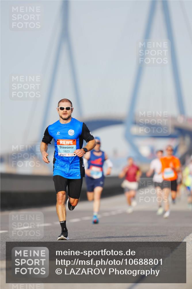 03.10.2026 - Köhlbrandbrückenlauf LAZAROV Photography http://msf.ph/oto/10688801 03.10.2026 09:40:03 Position 3 1823 meine-sportfotos.de