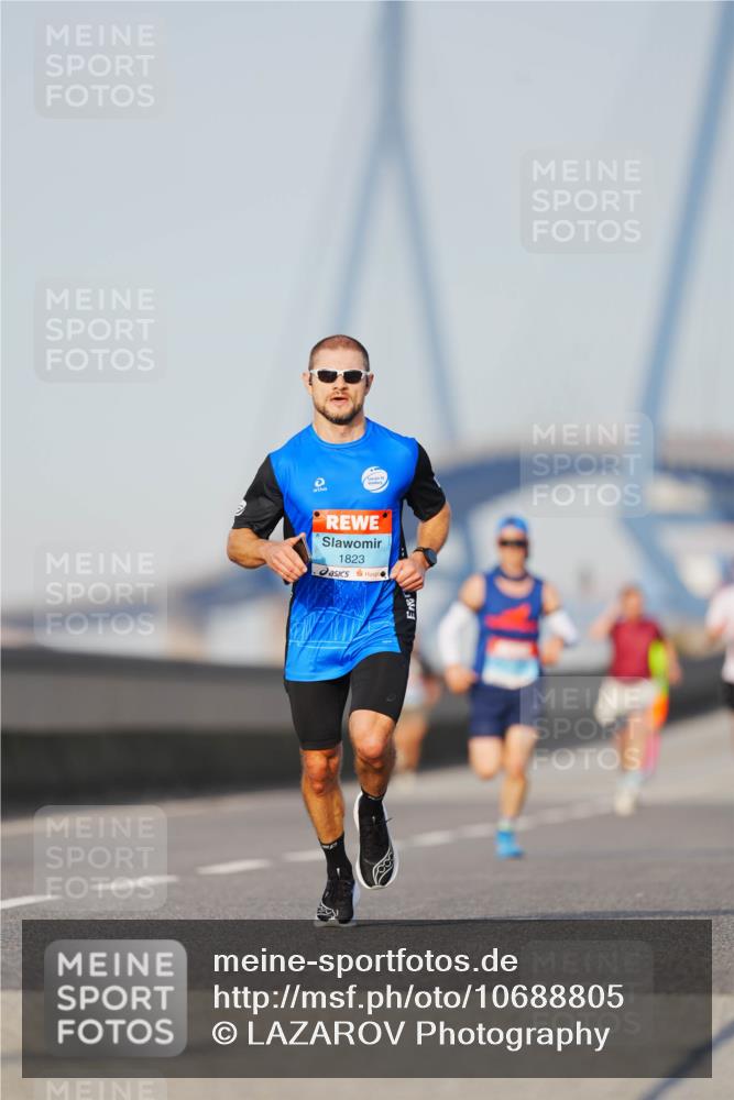 03.10.2026 - Köhlbrandbrückenlauf LAZAROV Photography http://msf.ph/oto/10688805 03.10.2026 09:40:04 Position 3 1823 meine-sportfotos.de