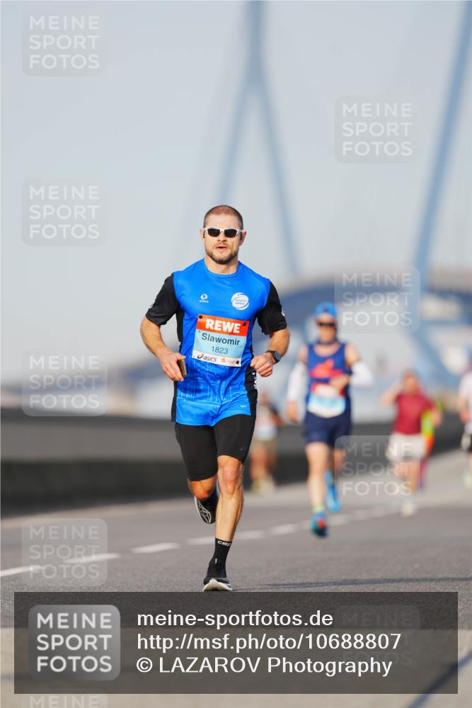 03.10.2026 - Köhlbrandbrückenlauf LAZAROV Photography http://msf.ph/oto/10688807 03.10.2026 09:40:04 Position 3 1823 meine-sportfotos.de