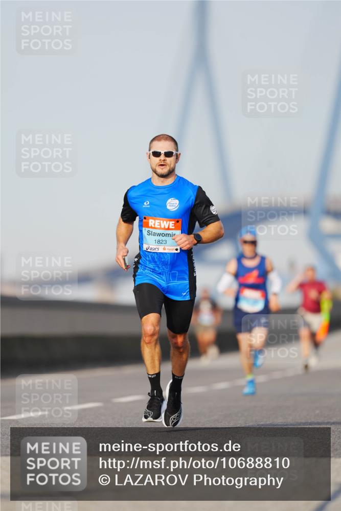 03.10.2026 - Köhlbrandbrückenlauf LAZAROV Photography http://msf.ph/oto/10688810 03.10.2026 09:40:04 Position 3 1823 meine-sportfotos.de