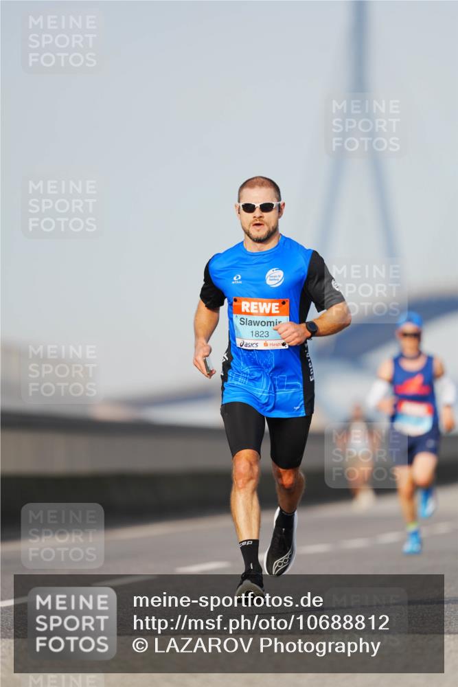 03.10.2026 - Köhlbrandbrückenlauf LAZAROV Photography http://msf.ph/oto/10688812 03.10.2026 09:40:05 Position 3 1823 meine-sportfotos.de