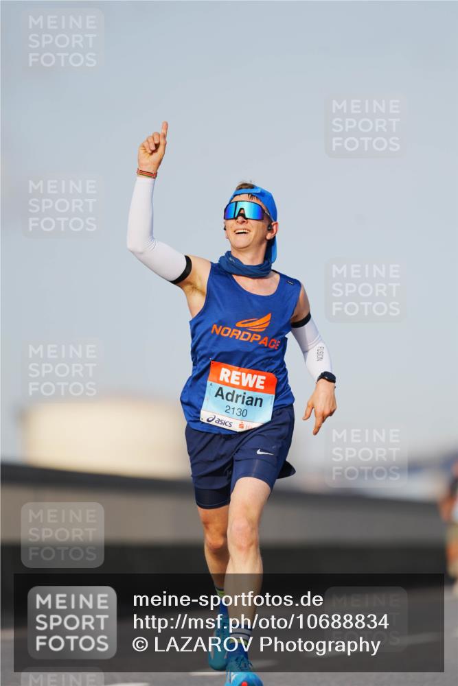 03.10.2026 - Köhlbrandbrückenlauf LAZAROV Photography http://msf.ph/oto/10688834 03.10.2026 09:40:11 Position 3 2130 meine-sportfotos.de