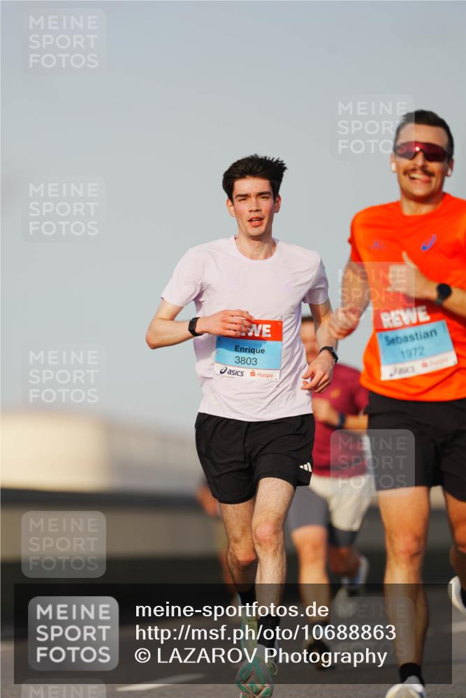 03.10.2026 - Köhlbrandbrückenlauf LAZAROV Photography http://msf.ph/oto/10688863 03.10.2026 09:40:18 Position 3 3803, 1972 meine-sportfotos.de