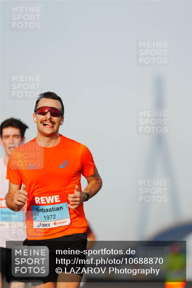 03.10.2026 - Köhlbrandbrückenlauf LAZAROV Photography http://msf.ph/oto/10688870 03.10.2026 09:40:19 Position 3 3000, 1972 meine-sportfotos.de