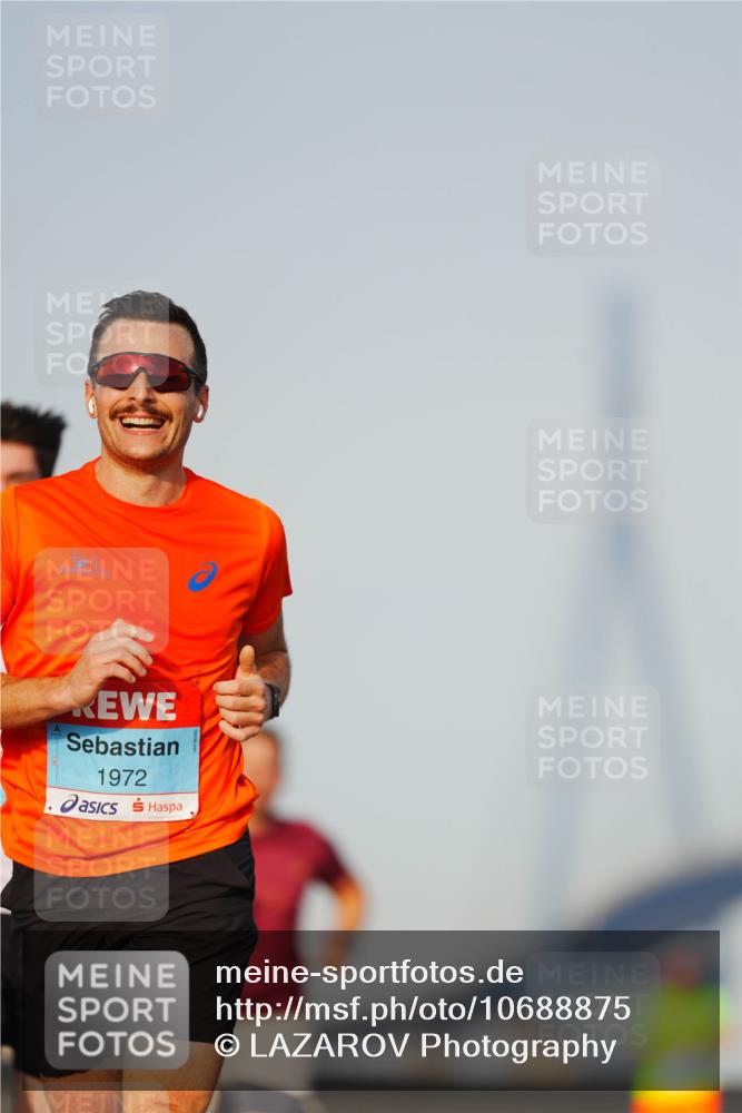 03.10.2026 - Köhlbrandbrückenlauf LAZAROV Photography http://msf.ph/oto/10688875 03.10.2026 09:40:19 Position 3 1972 meine-sportfotos.de