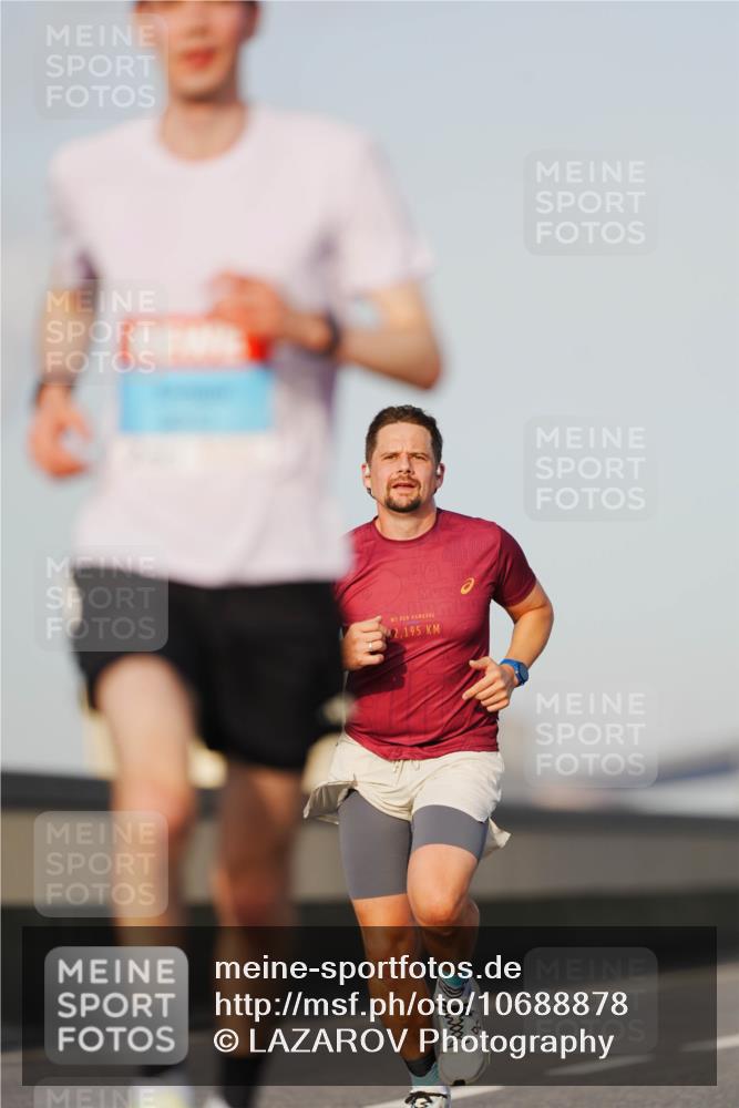 03.10.2026 - Köhlbrandbrückenlauf LAZAROV Photography http://msf.ph/oto/10688878 03.10.2026 09:40:20 Position 3 2, 195 meine-sportfotos.de
