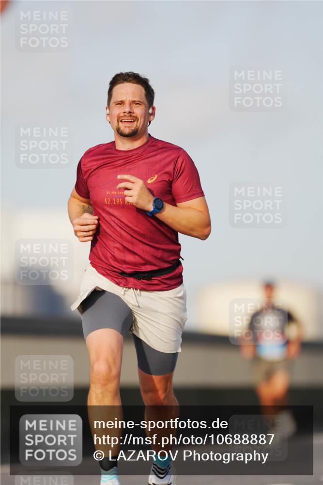 03.10.2026 - Köhlbrandbrückenlauf LAZAROV Photography http://msf.ph/oto/10688887 03.10.2026 09:40:22 Position 3 42, 195 meine-sportfotos.de