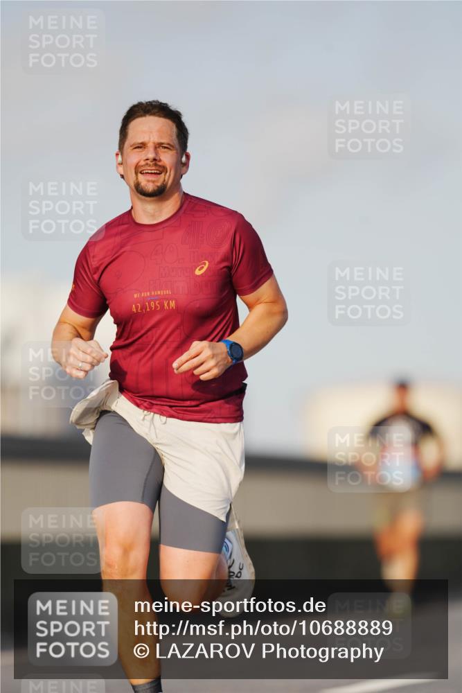 03.10.2026 - Köhlbrandbrückenlauf LAZAROV Photography http://msf.ph/oto/10688889 03.10.2026 09:40:22 Position 3 40, 42, 195 meine-sportfotos.de