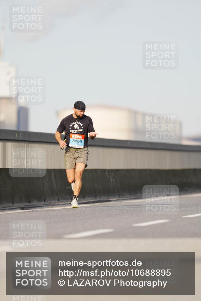 03.10.2026 - Köhlbrandbrückenlauf LAZAROV Photography http://msf.ph/oto/10688895 03.10.2026 09:40:23 Position 3 2283 meine-sportfotos.de