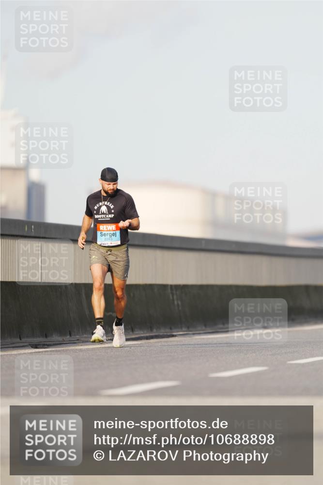 03.10.2026 - Köhlbrandbrückenlauf LAZAROV Photography http://msf.ph/oto/10688898 03.10.2026 09:40:23 Position 3 2283 meine-sportfotos.de