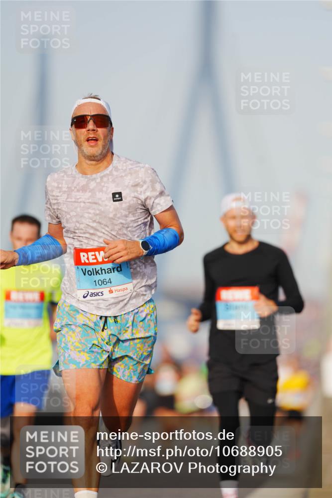 03.10.2026 - Köhlbrandbrückenlauf LAZAROV Photography http://msf.ph/oto/10688905 03.10.2026 09:40:24 Position 3 1064 meine-sportfotos.de