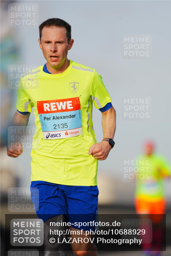 03.10.2026 - Köhlbrandbrückenlauf LAZAROV Photography http://msf.ph/oto/10688929 03.10.2026 09:40:28 Position 3 2135 meine-sportfotos.de