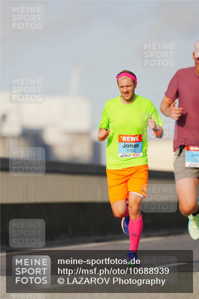 03.10.2026 - Köhlbrandbrückenlauf LAZAROV Photography http://msf.ph/oto/10688939 03.10.2026 09:40:32 Position 3 1702, 2 meine-sportfotos.de