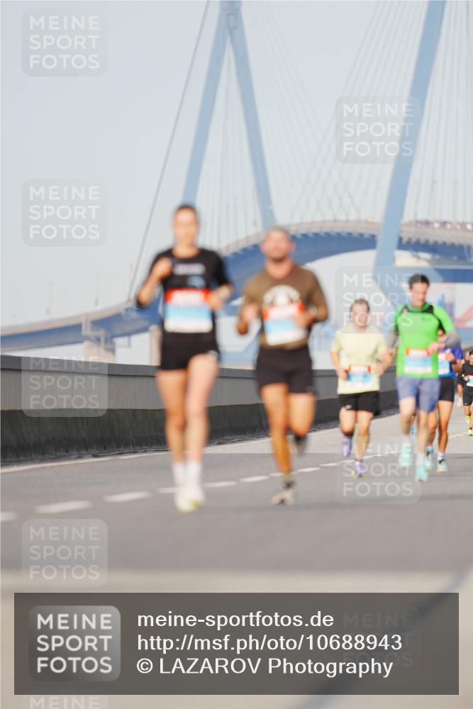 03.10.2026 - Köhlbrandbrückenlauf LAZAROV Photography http://msf.ph/oto/10688943 03.10.2026 09:40:33 Position 3  meine-sportfotos.de