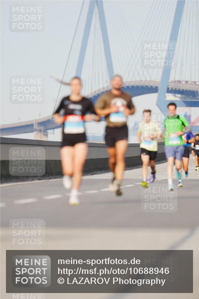 03.10.2026 - Köhlbrandbrückenlauf LAZAROV Photography http://msf.ph/oto/10688946 03.10.2026 09:40:33 Position 3  meine-sportfotos.de